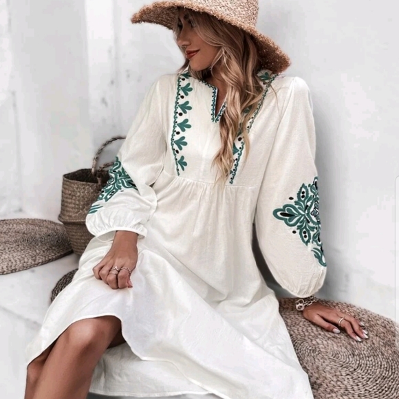 BOHO white dress teal embroidery lantern sleeves - Picture 2 of 7